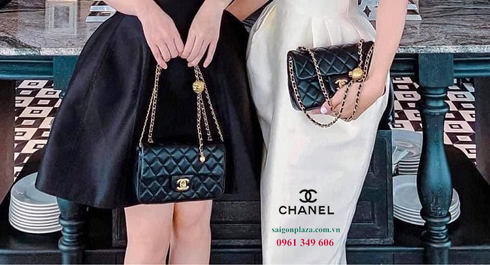 Túi nữ hàng hiệu TPHCM túi Chanel mini 8 charm quả cầu vàng