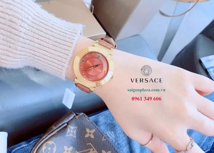 Tiệm đồng hồ nữ gần nhất tại TPHCM Versace Daphnis V16030017