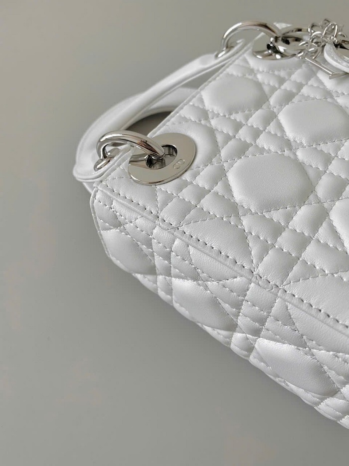 Túi xách tay nữ Dior Mini Lady Dior Handbag PH159259 màu trắng Túi màu trắng nữ da mềm da lì chắc chắn chỉ khâu đẹp
