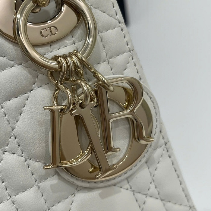Túi xách tay nữ Dior Mini Lady Dior Handbag PH159259 màu trắng Túi hàng hiệu Dior nữ màu trắng khó D I O R Dior Mini Lady Dior Handbag PH159259 size 17cm