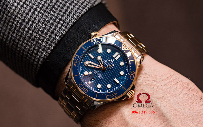 Đồng hồ 007 chính hãng Omega 210.20.42.20.03.001