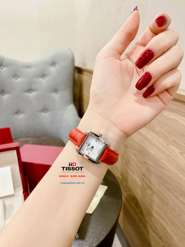 Đồng hồ thanh lịch cho nữ Tissot T02.1.265.71 tại Hà Nội