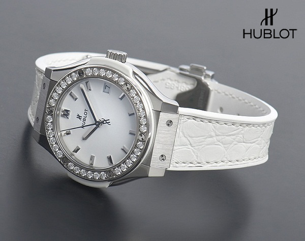 Đồng hồ quý cô Hublot Classic Fusion 581.NE.2010.LR.1204