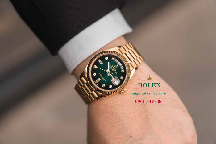 Đồng hồ xịn đi chơi sự kiện du lịch hiệu Rolex Day-Date 128238-0069 Mặt số Ombre xanh lá