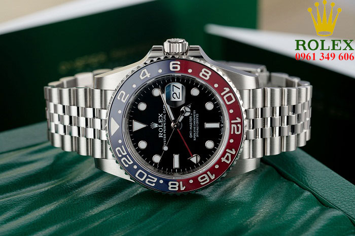 Đồng hồ Rolex mặt màu đen Rolex GMT-Master II 126710BLRO