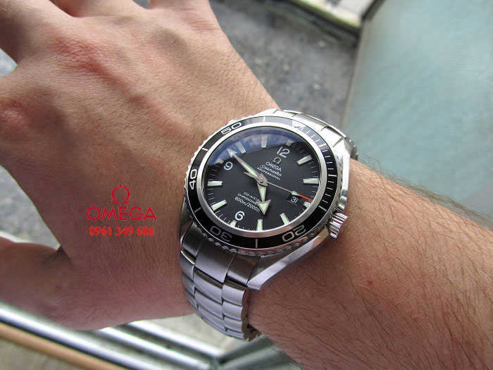 Đồng hồ thời trang nam đẹp Omega 215.30.40.20.03.001