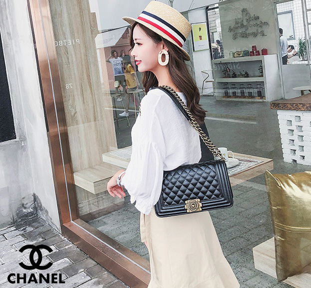 Shop túi xách nữ ở Hà Nội Chanel Boy