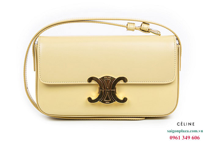 Túi xách của người nổi tiếng Celine Triomphe Shoulder Bag In Shiny Calfskin