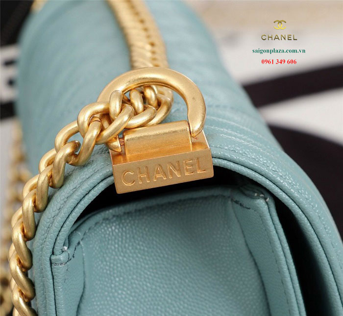 Túi hàng hiệu nữ Chanel boy dây khóa vàng 18k