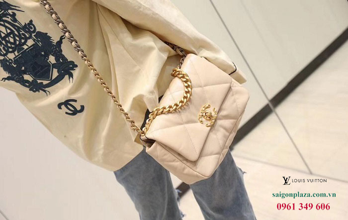 Các mẫu túi chanel nữ da thật đẹp nhất Chanel 19 Maxi Flap Bag