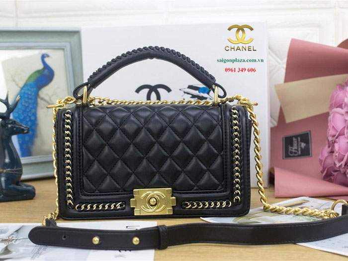 Túi da hàng hiệu chính hãng Chanel Boy nữ da trơn khóa vàng dây vàng
